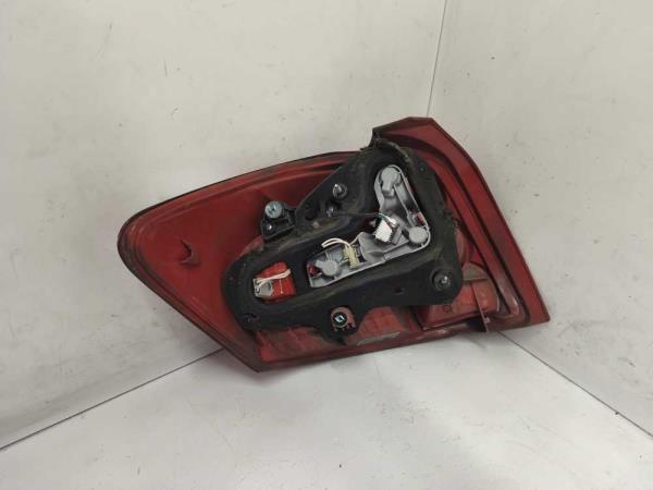 FEU ARRIERE DROIT TOYOTA - Vue 2